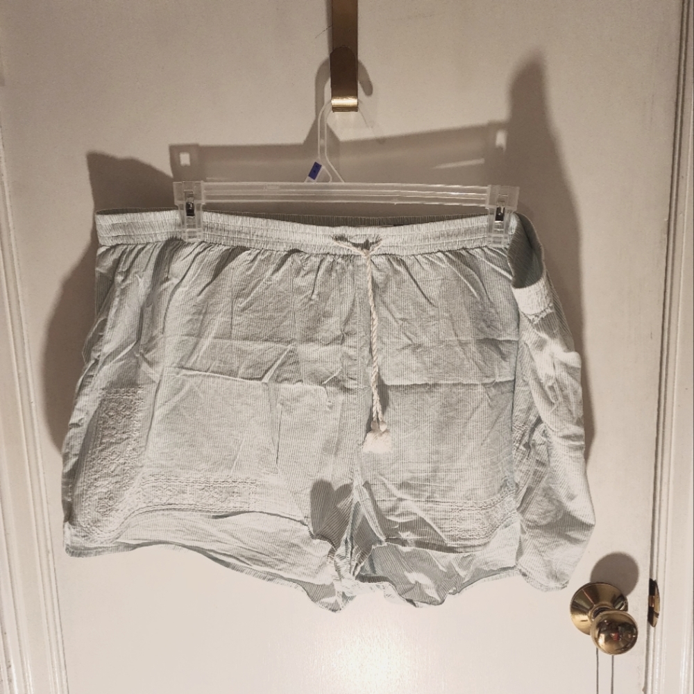 Women's Old Navy blue and white pajama shorts XXL